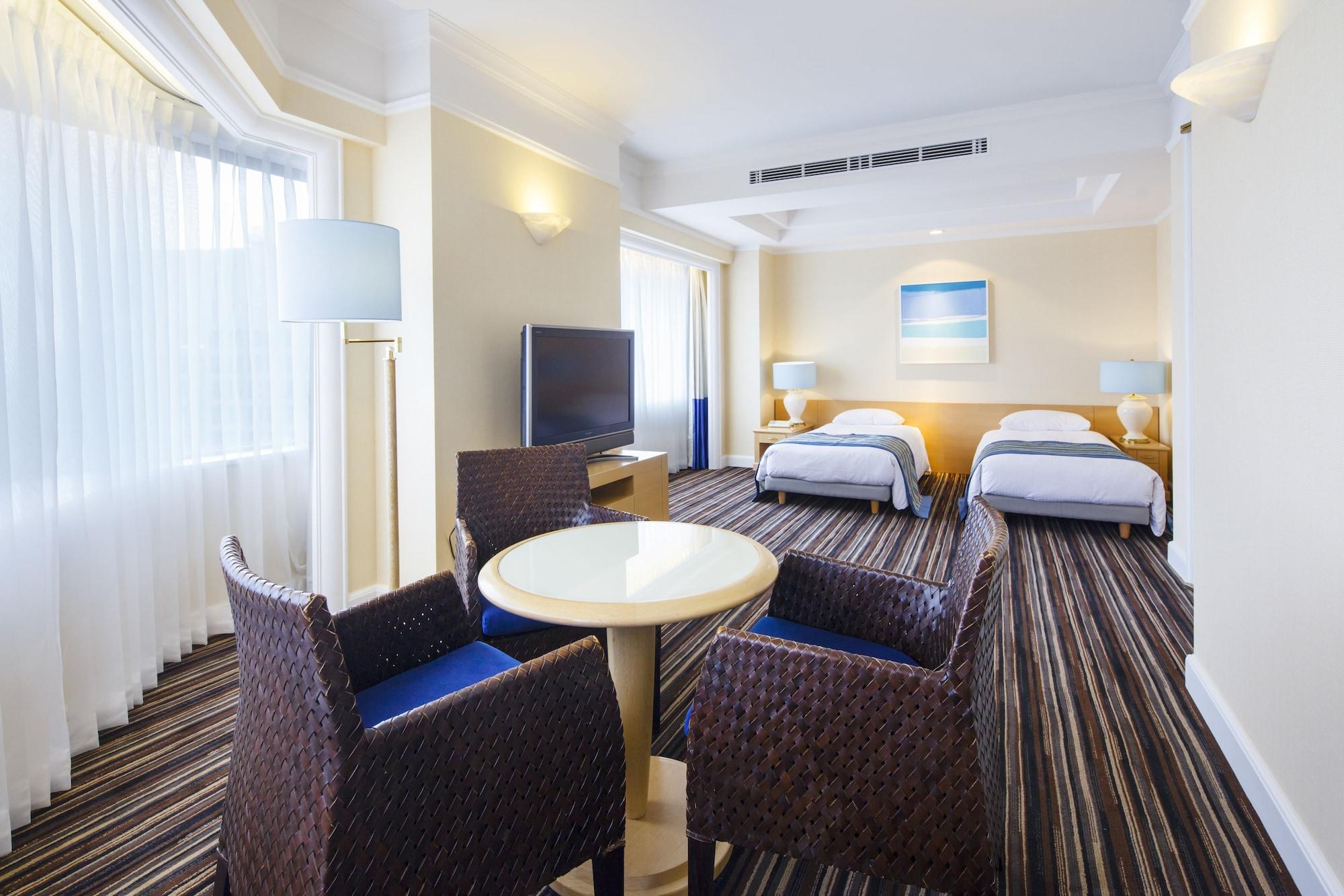 Ana Holiday Inn Tokyo Bay By Ihg Exterior foto